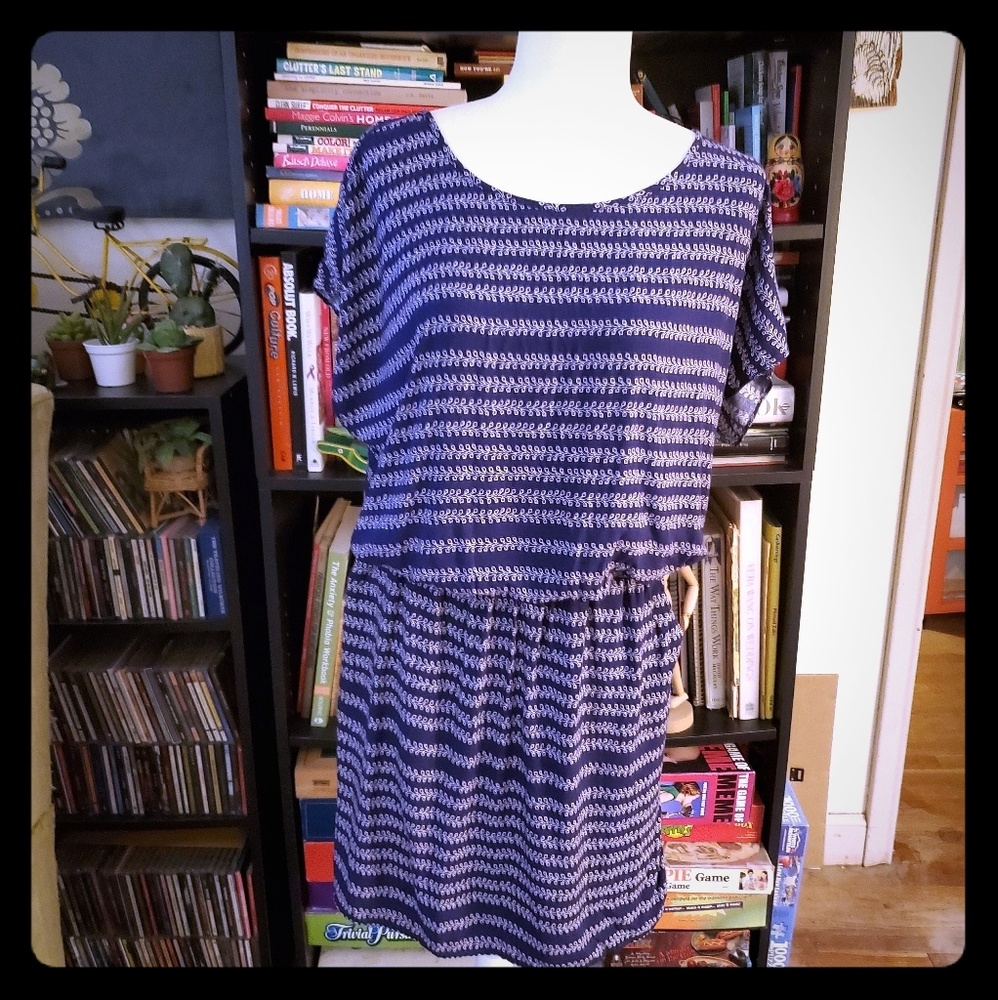 Versatile GAP Vine Dress with Pockets!